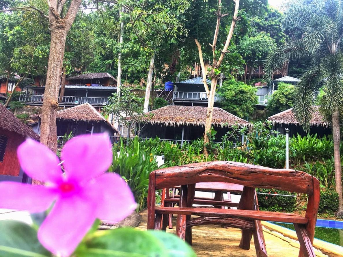Phi Phi Sea&Hill Resort Esterno foto